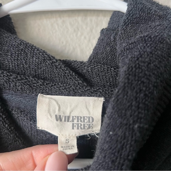 Aritzia Wilfred Free Dark Grey Mock Neck Cropped Sweatshirt - Picture 3 of 3